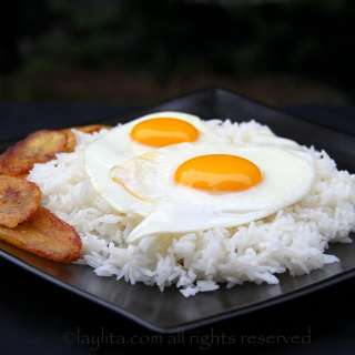 Arroz con huevo or rice with egg {Ultimate Latin Lazy lunch}