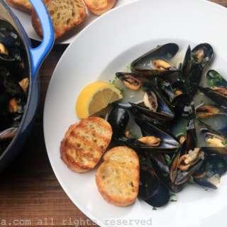 Mussels in white wine sauce