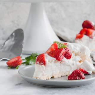 Strawberry Pavlova Dessert