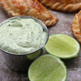 Avocado and cilantro mayonnaise sauce