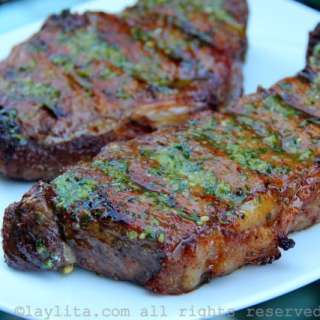 Achiote and beer marinated grilled steak {Bistec asado}
