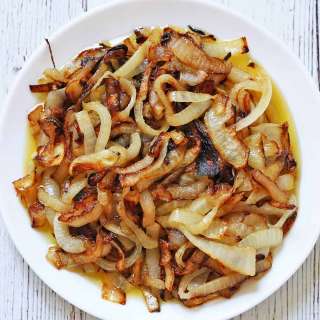 10-Minute Sauteed Onions