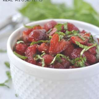 Balsamic Strawberry Salad