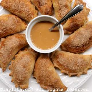 Apple empanadas {with cinnamon empanada dough}