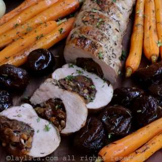 Pork tenderloin with prunes and white wine