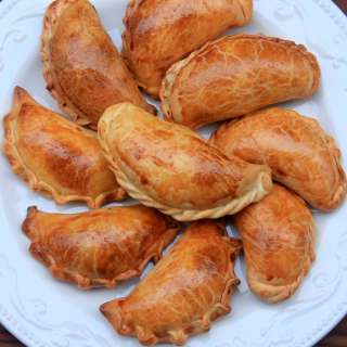 How to make empanada dough for baking