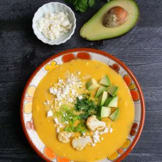 Creamy cauliflower potato soup {Ecuadorian locro de coliflor}