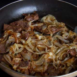 Liver with Onions (Hígado Encebollado)