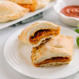 Homemade Hot Pockets {Freezer Friendly}