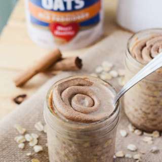 Cinnamon Roll Overnight Oats