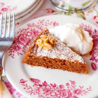 Flourless Walnut Cake