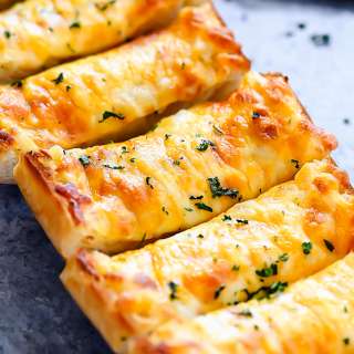 Easy Cheesy Garlic Bread