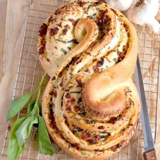 Pane Bianco with Tomato, Basil, and Garlic