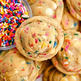 Funfetti Cheesecake Pudding Cookies