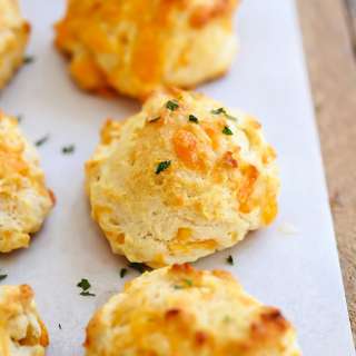 Cheddar Bay Biscuits