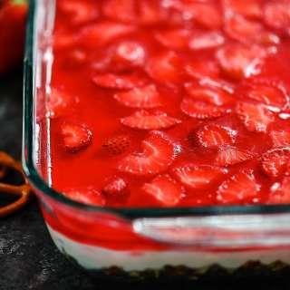 Strawberry Jello Pretzel Salad