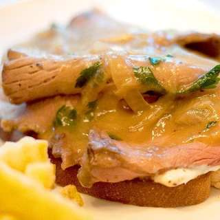 Hot Roast Beef Sandwiches with Horseradish Cream