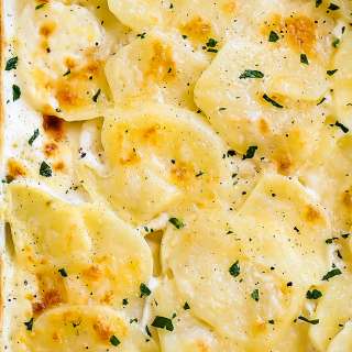 Garlic Parmesan Scalloped Potatoes
