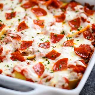 Pizza-Stuffed Pasta Shells