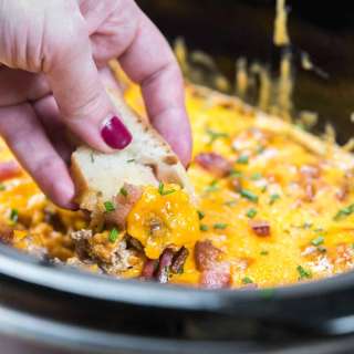 Crock Pot Bacon Cheeseburger Dip