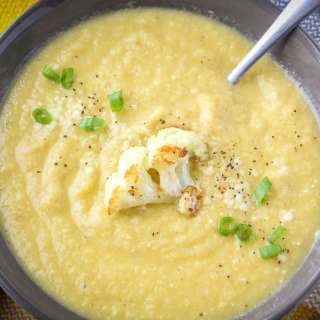 Roasted Garlic & Cauliflower Soup