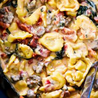Slow Cooker Sausage and Cheese Tortellini