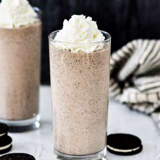 Skinny Oreo Chocolate Milkshakes