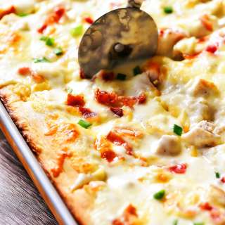 Sheet Pan Chicken Alfredo Pizza
