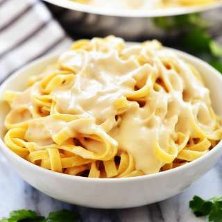 Skinny Fettuccine Alfredo