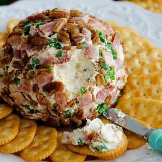 Jalapeño Bacon Cheese Ball