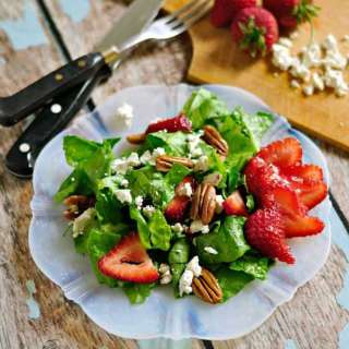 Strawberry Toasted Pecan and Goat Cheese Salad