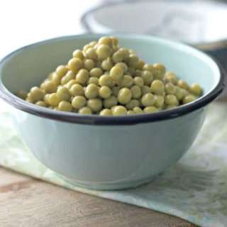 HOW TO COOK CANNED PEAS ON THE STOVE