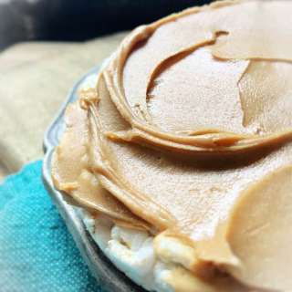 Rice Cakes with Peanut Butter
