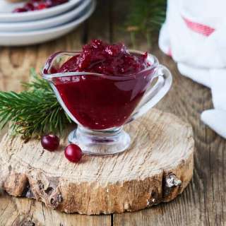How to Serve Canned Cranberry Sauce