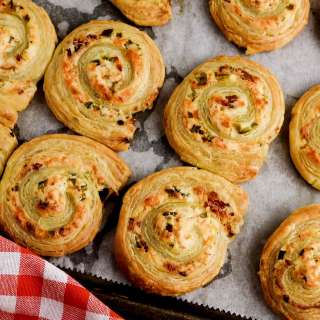 Jalapeño Popper Pinwheels Recipe