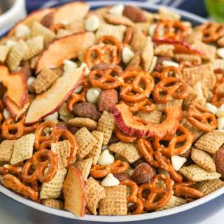Apple Cinnamon Snack Mix