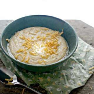 Southern Creamy Cheese Grits