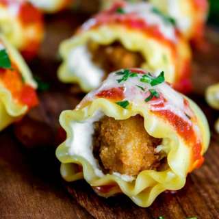 Mini Chicken Parmesan Lasagna Rolls