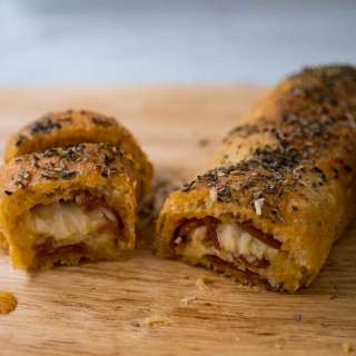 Cheesy Pepperoni Bread Recipe