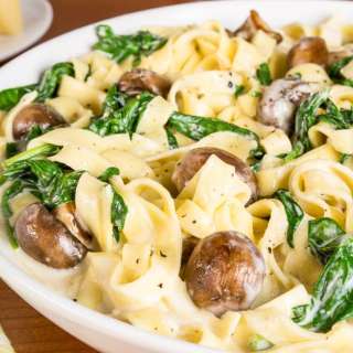 Fettuccine Alfredo with Button Mushrooms & Spinach