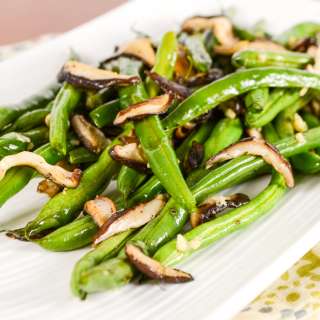 Roasted Green Beans with Shiitake Mushrooms and Garlic