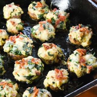 Cheesy Bacon & Spinach Stuffed Mushrooms