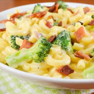 Macaroni and Cheese with Broccoli and Bacon