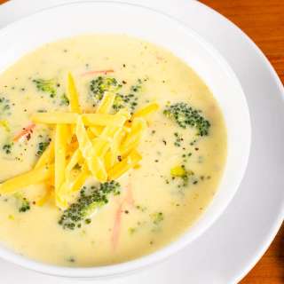 Broccoli Cheese Soup (Copycat Panera)