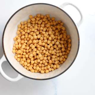How to Cook Chickpeas (With or Without Soaking)