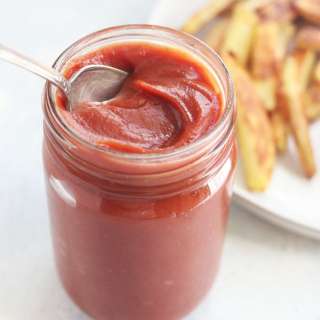 Homemade Ketchup (5-minute recipe!)