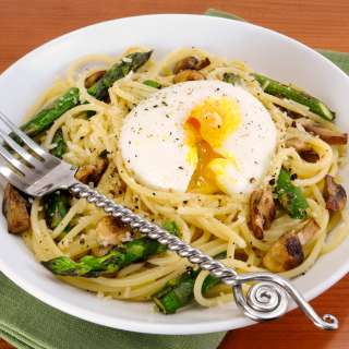 Spaghetti with Asparagus, Mushrooms, Parmesan, and a Poached Egg