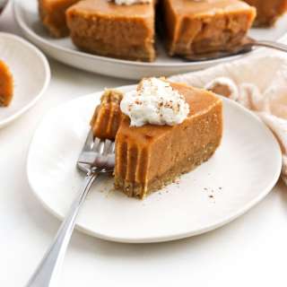 Vegan Pumpkin Cheesecake (No-Bake!)