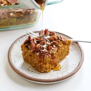Pumpkin Baked Oatmeal (Easy Breakfast!)
