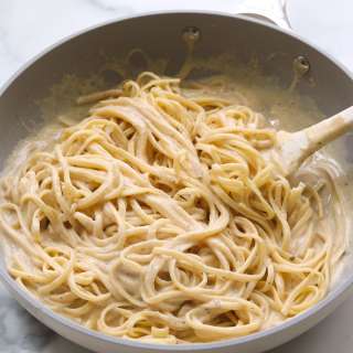 Easy Hummus Pasta